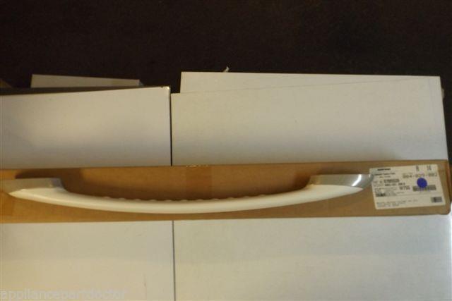 MAYTAG REFRIGERATOR 67005539 HANDLE ASSY FRZ. DR. NEW IN BOX MAYTAG REFRIGERATOR 67005539 HANDLE ASSY FRZ. DR. NEW IN BOX